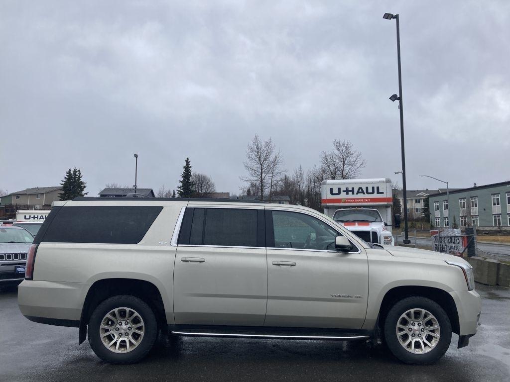 GMC Yukon XL SLT 4WD 2017