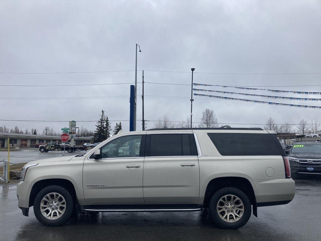 GMC Yukon XL SLT 4WD 2017