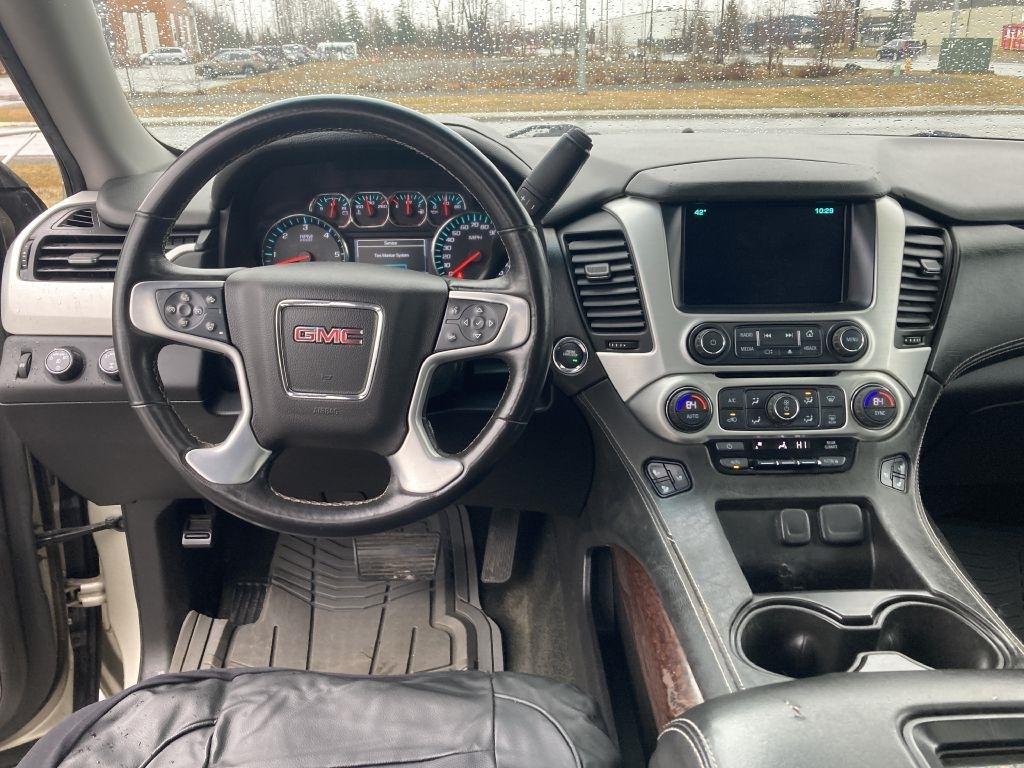 GMC Yukon XL SLT 4WD 2017