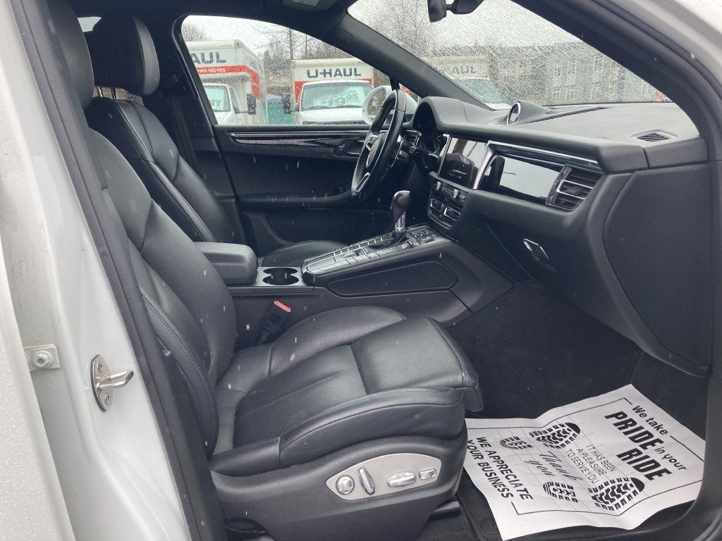 Porsche Macan Base 2020