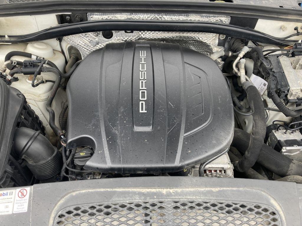 Porsche Macan Base 2020