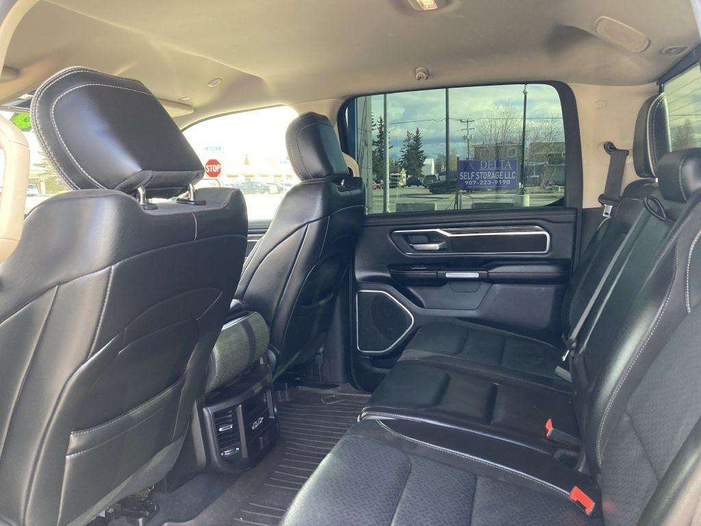 RAM 1500 Laramie Crew Cab SWB 4WD 2019