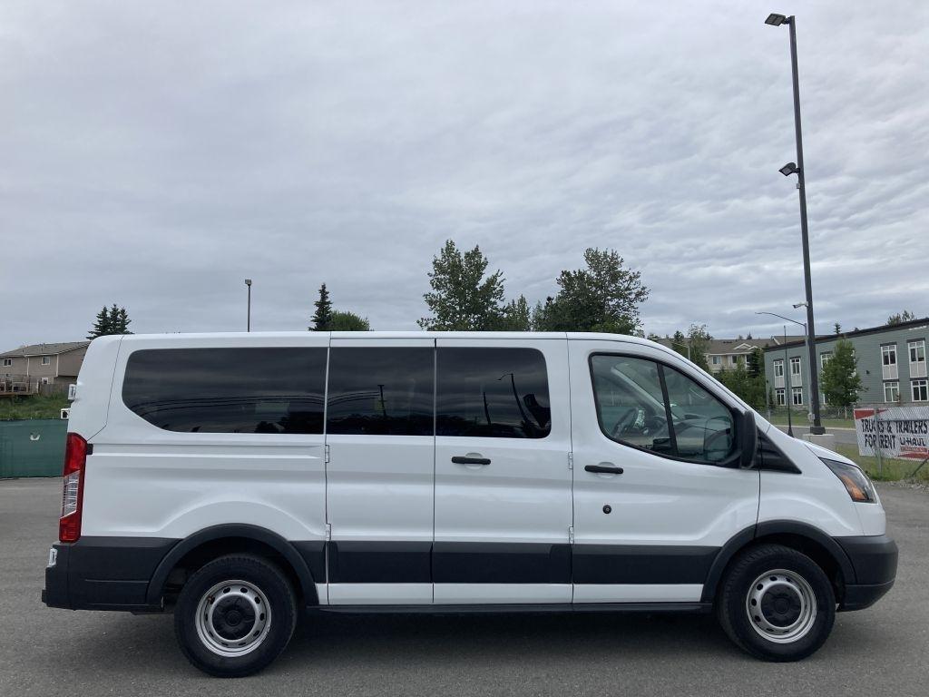 Ford Transit 150 Wagon Low Roof XL 60/40 Pass. 130-in. WB 2018