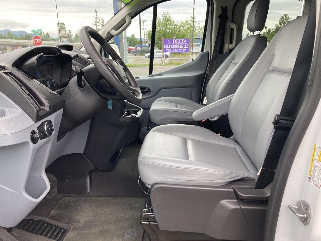 Ford Transit 150 Wagon Low Roof XL 60/40 Pass. 130-in. WB 2018