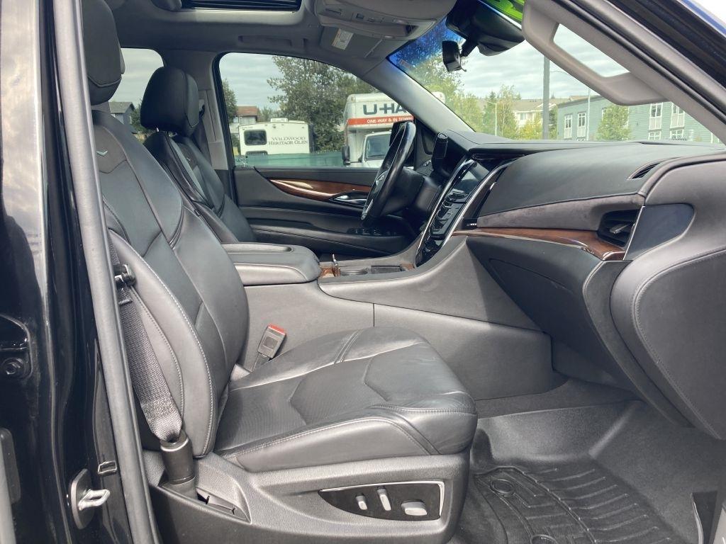 Cadillac Escalade ESV Luxury 4WD 2019