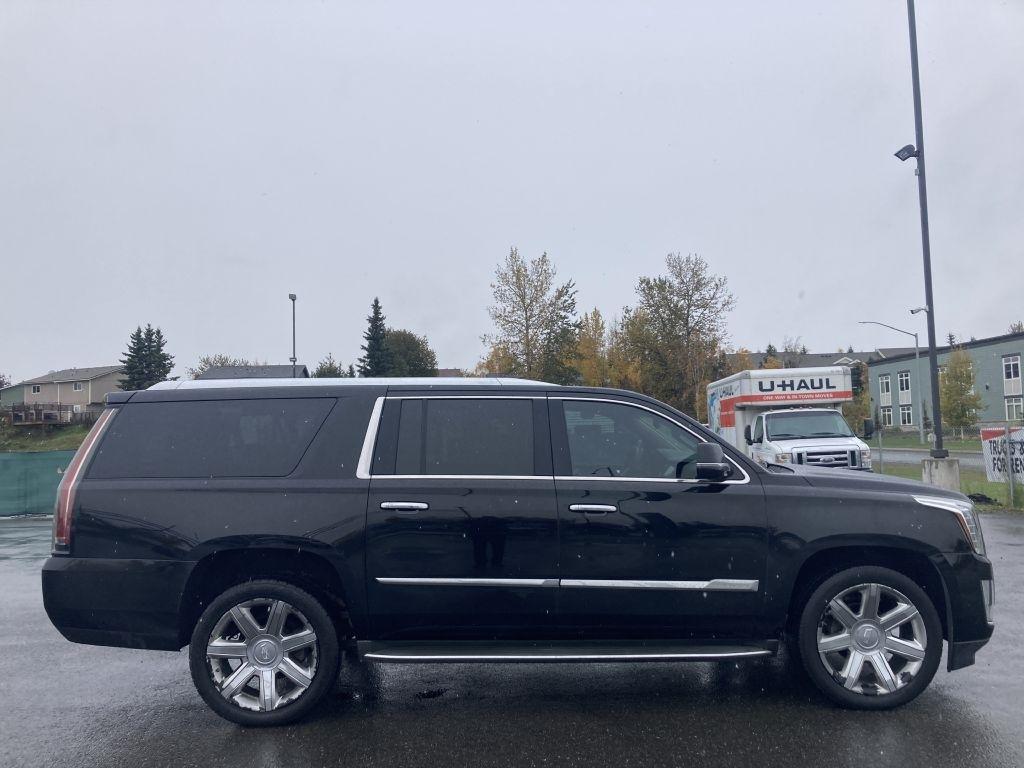 Cadillac Escalade ESV Luxury 4WD 2015