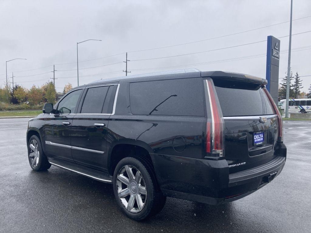 Cadillac Escalade ESV Luxury 4WD 2015