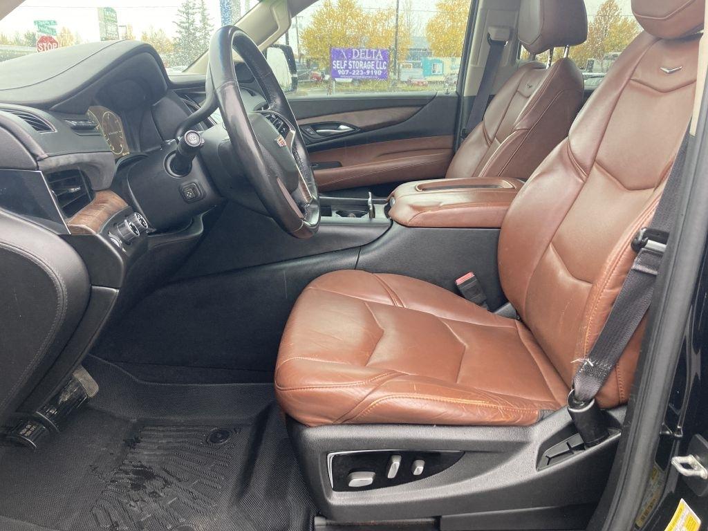 Cadillac Escalade ESV Luxury 4WD 2015