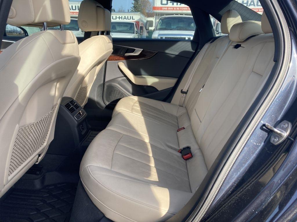 Audi A4 2.0T Prestige quattro Sedan 2017