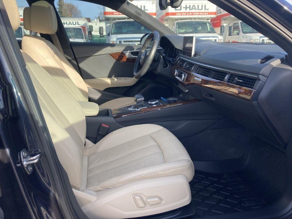 Audi A4 2.0T Prestige quattro Sedan 2017