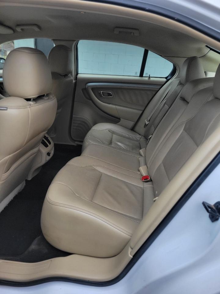Ford Taurus SEL FWD 2017