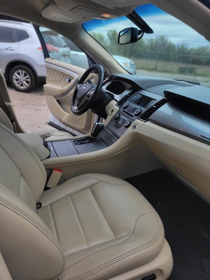 Ford Taurus SEL FWD 2017