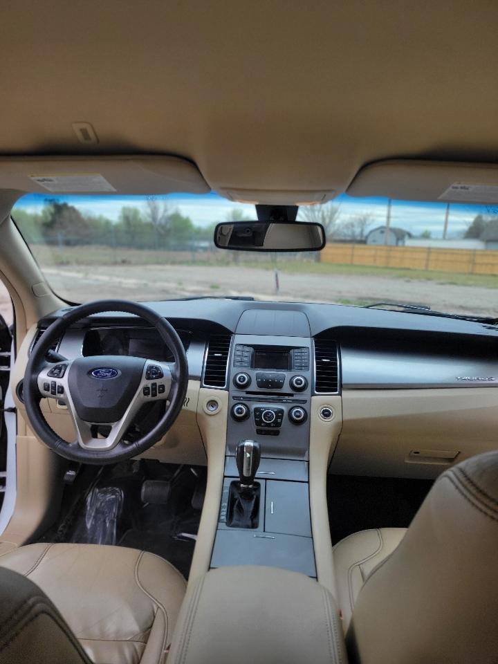Ford Taurus SEL FWD 2017