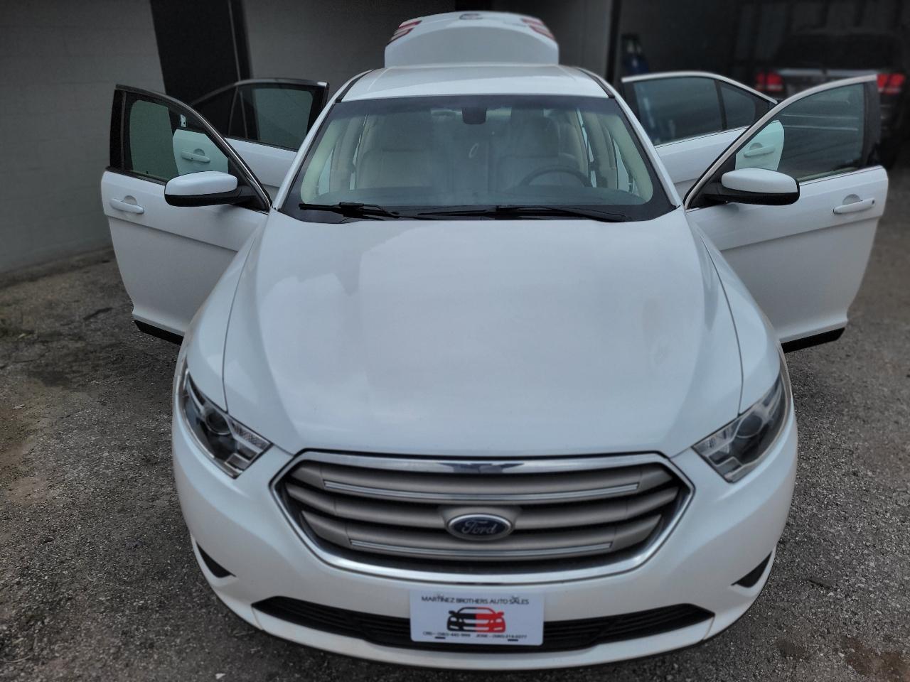 Ford Taurus SEL FWD 2017