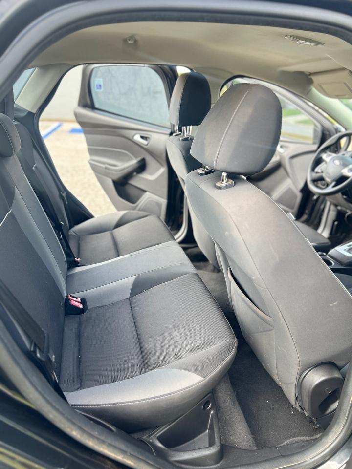 Ford Focus SE Sedan 2014