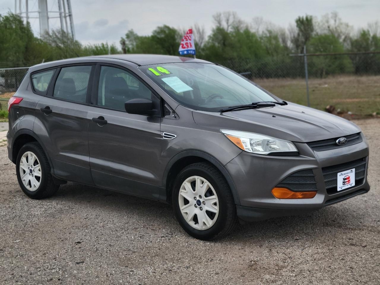 Ford Escape S FWD 2014