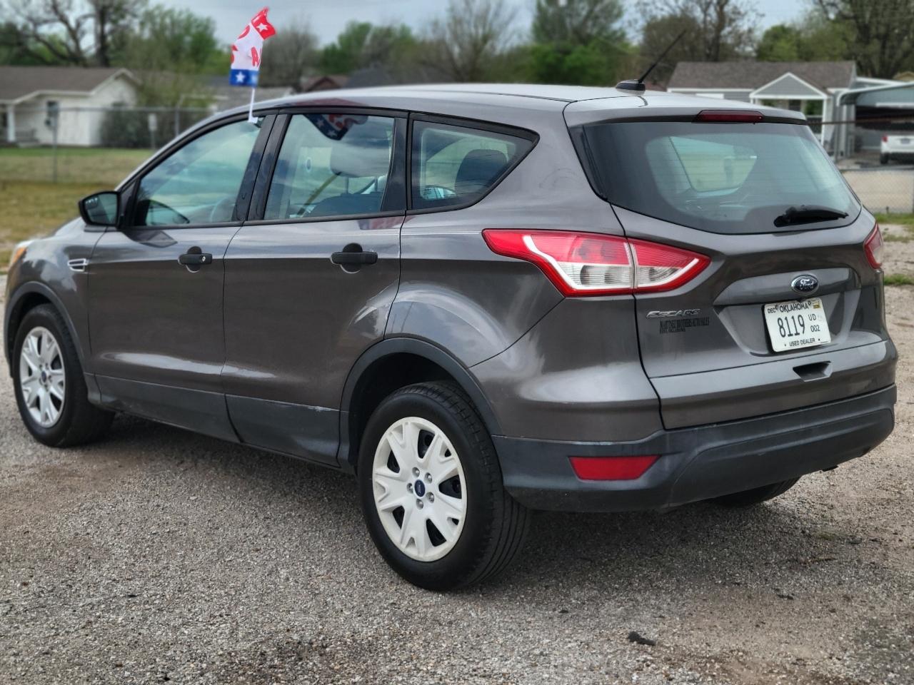 Ford Escape S FWD 2014