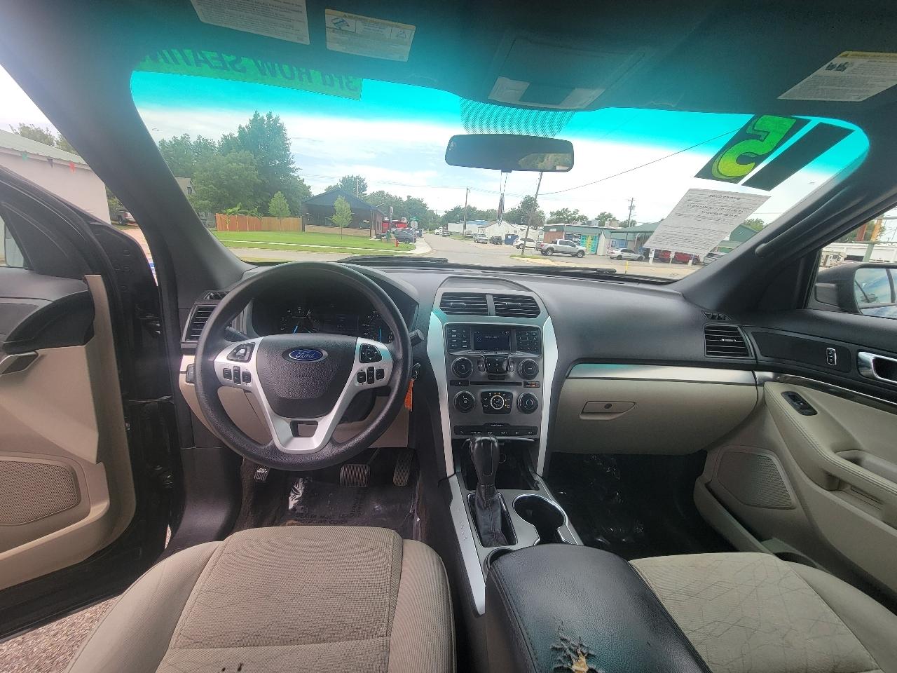 Ford Explorer Base FWD 2015