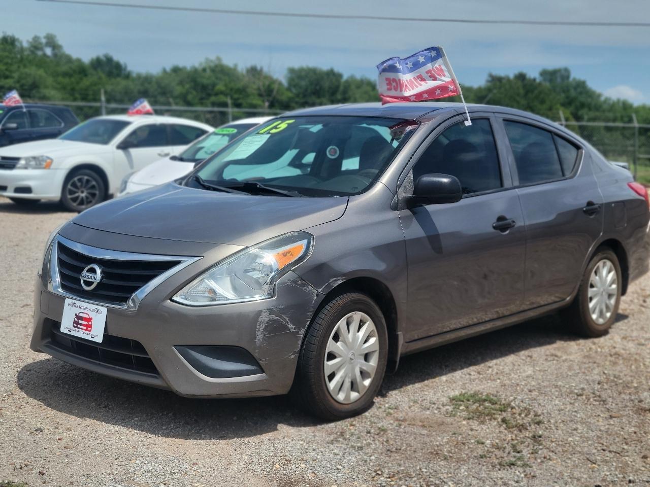 Nissan Versa 1.6 S 5M 2015