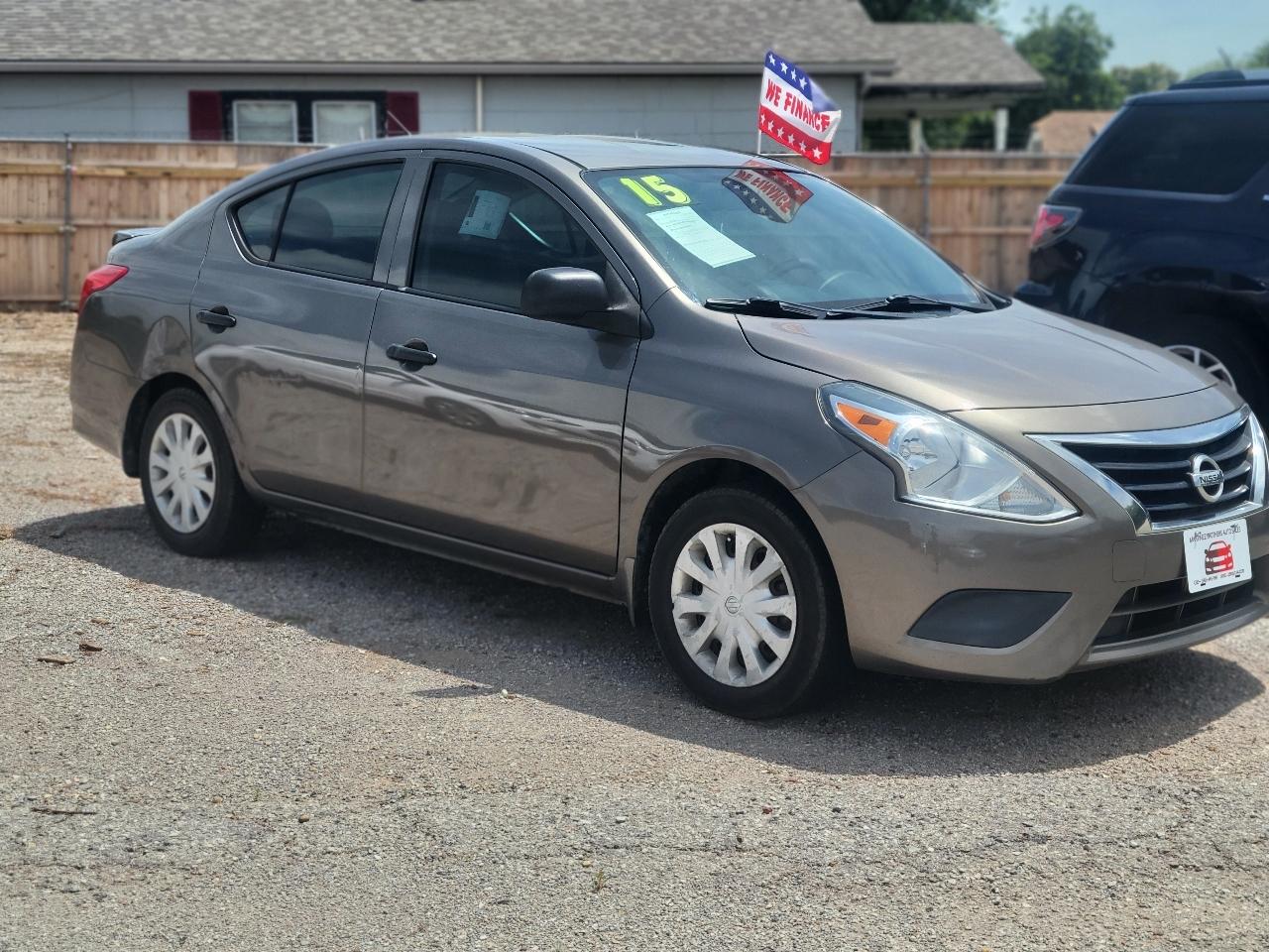 Nissan Versa 1.6 S 5M 2015