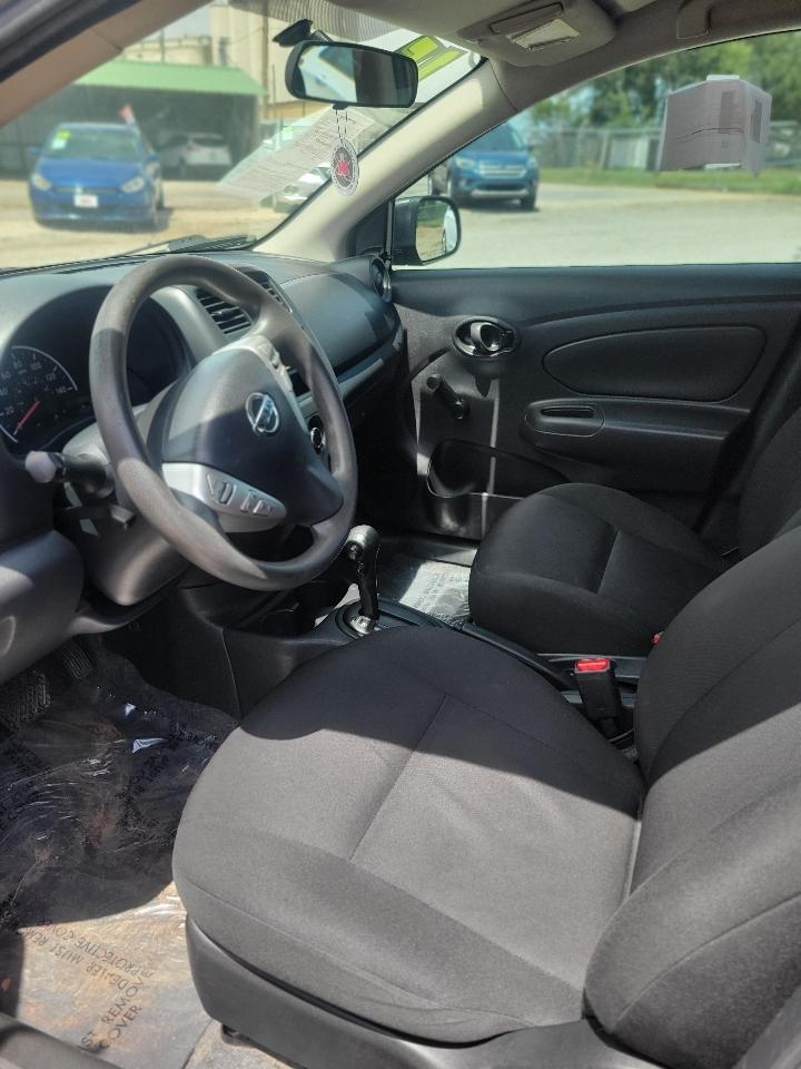 Nissan Versa 1.6 S 5M 2015