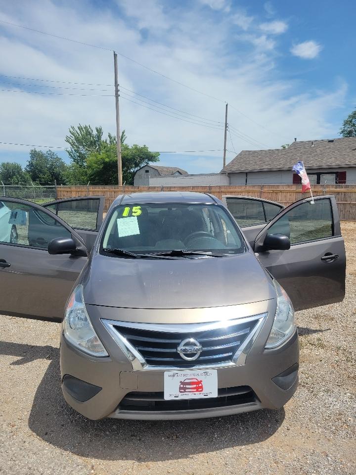 Nissan Versa 1.6 S 5M 2015
