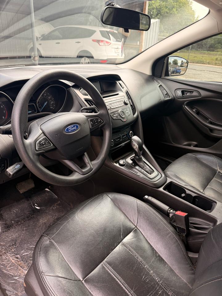 Ford Focus S Sedan 2017