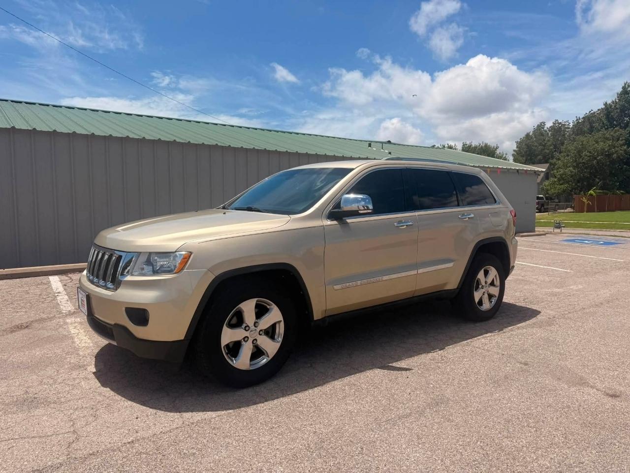 Jeep Grand Cherokee Limited 2WD 2011