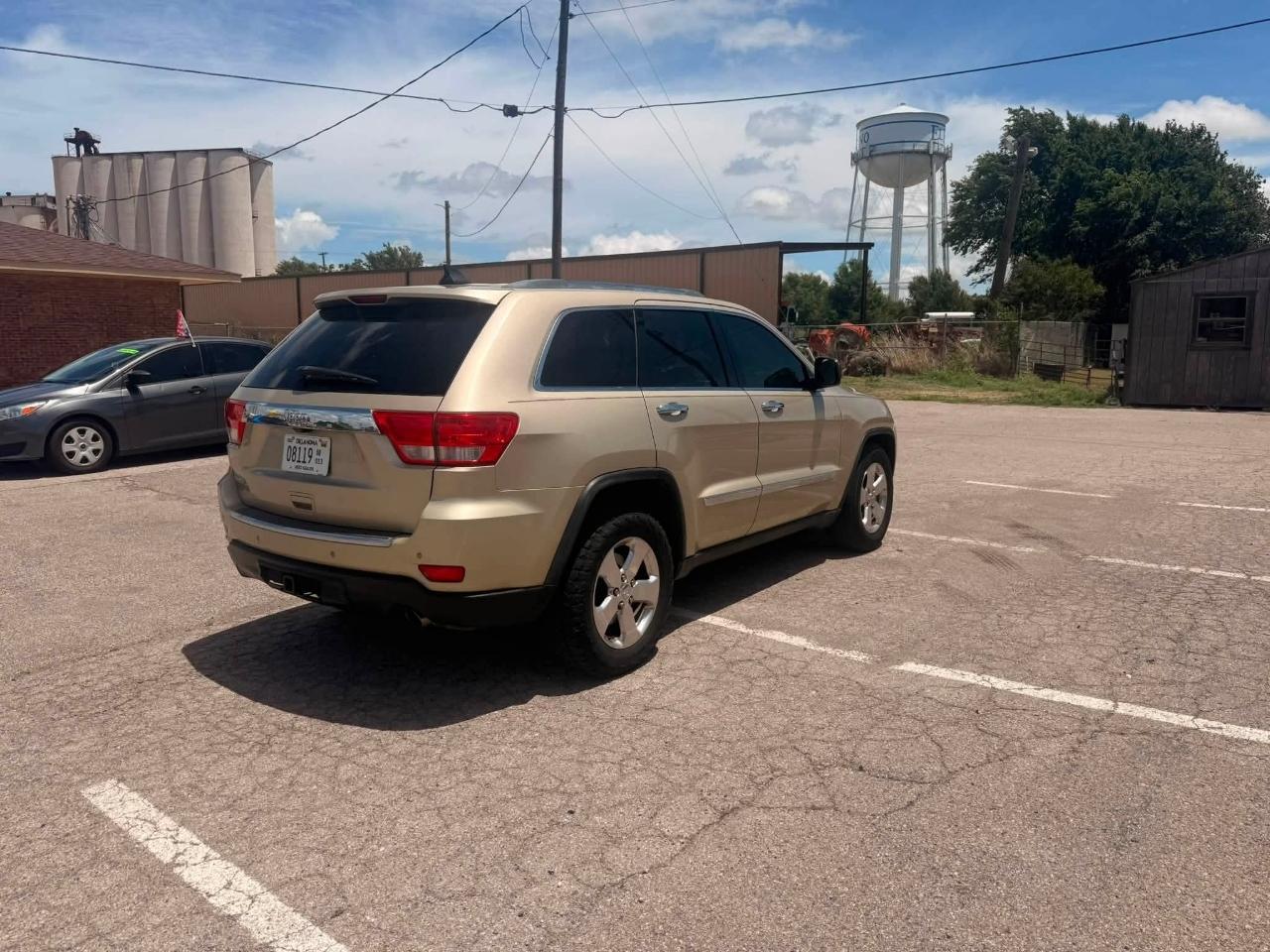 Jeep Grand Cherokee Limited 2WD 2011