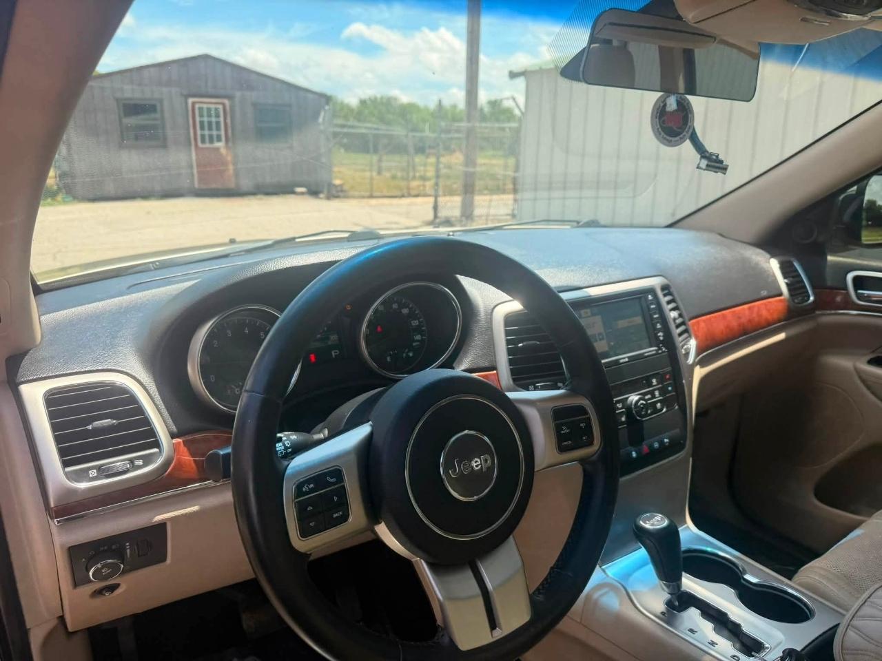 Jeep Grand Cherokee Limited 2WD 2011