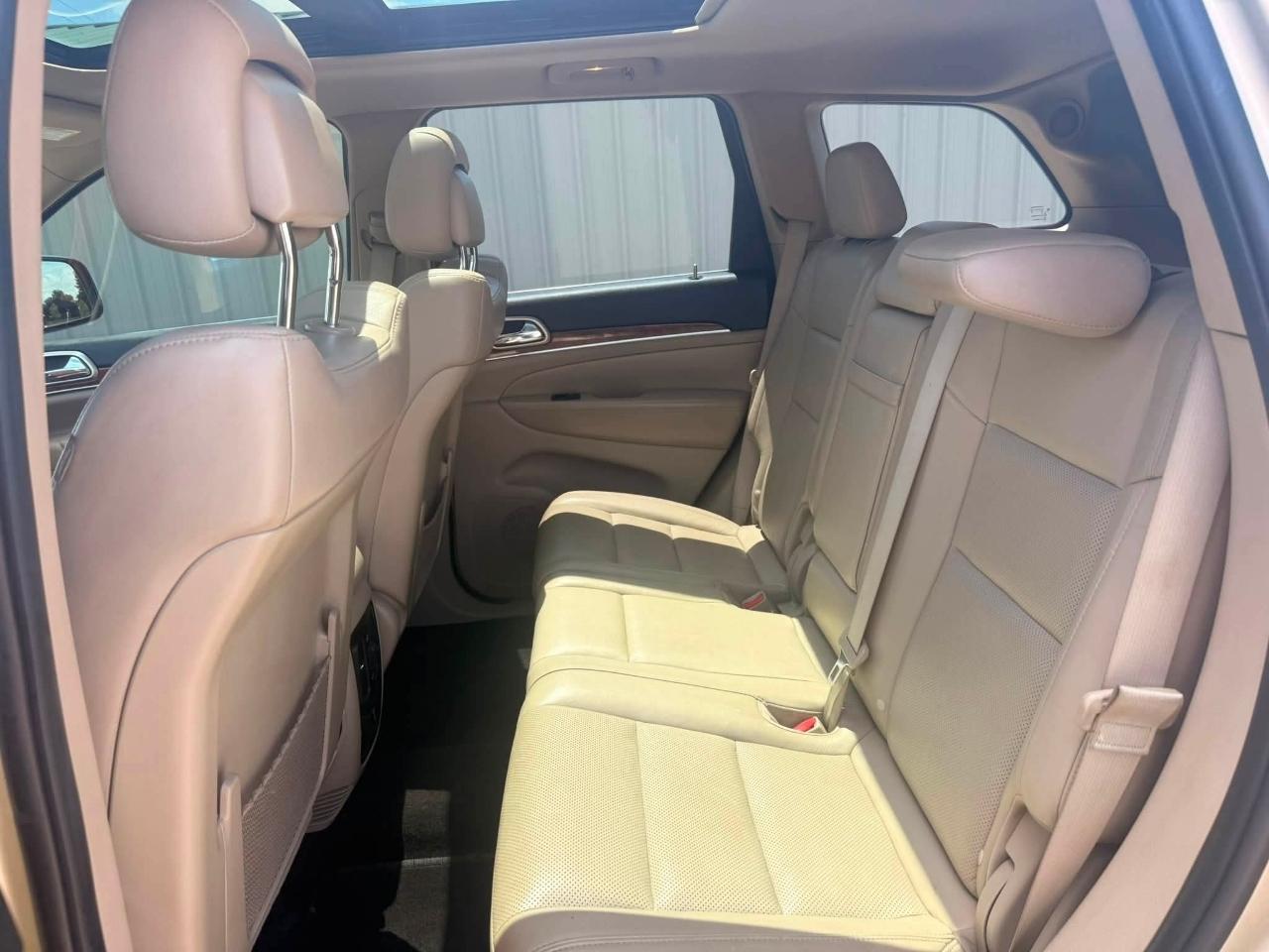 Jeep Grand Cherokee Limited 2WD 2011