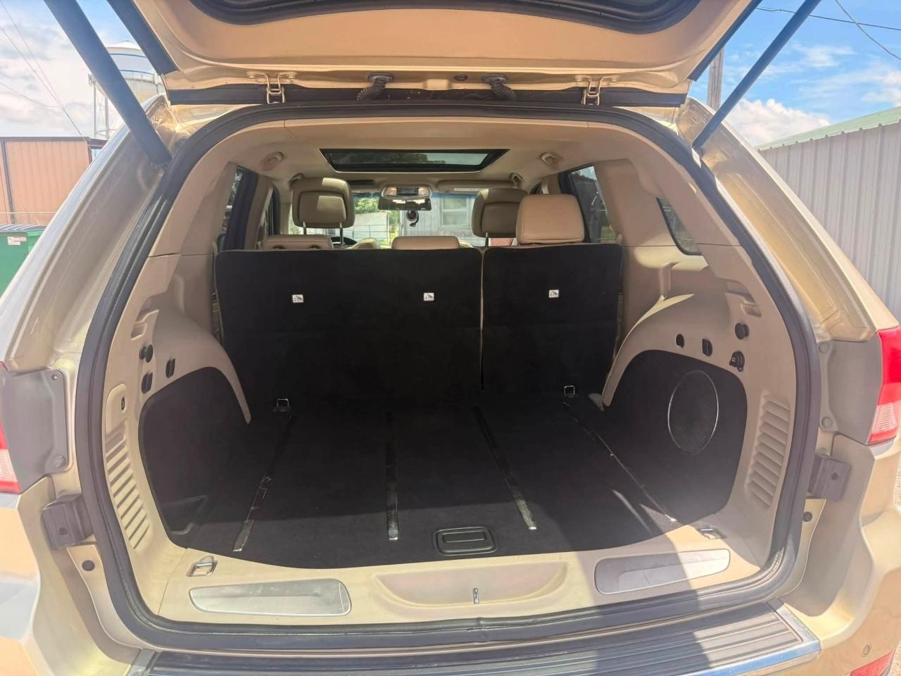 Jeep Grand Cherokee Limited 2WD 2011