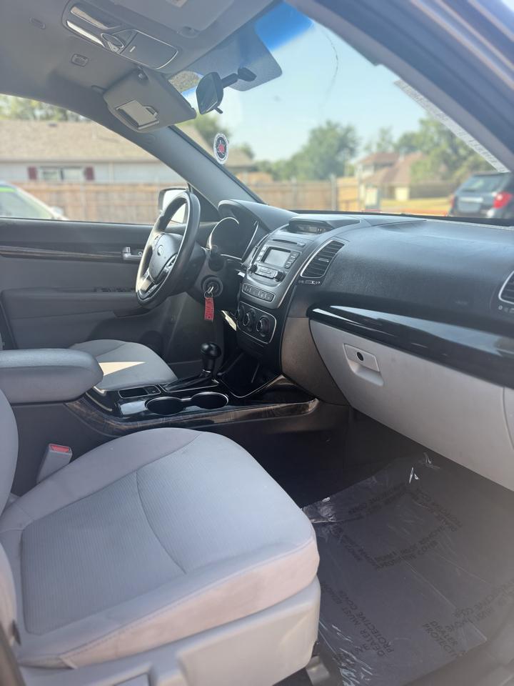 Kia Sorento LX 2WD 2014