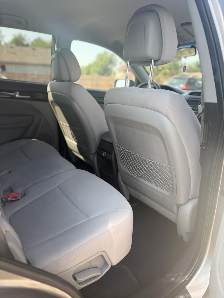 Kia Sorento LX 2WD 2014