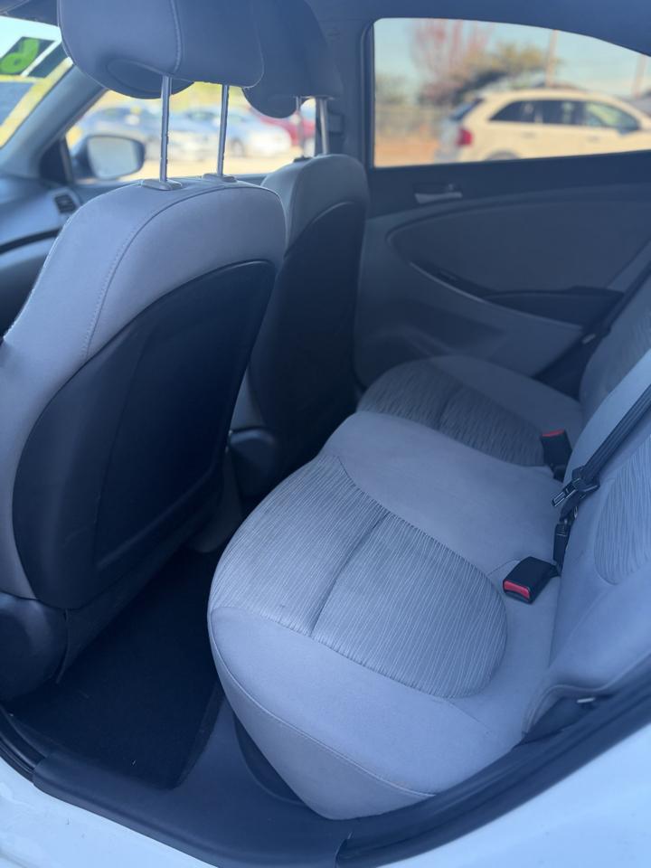 Hyundai Accent SE 4-Door 6A 2016