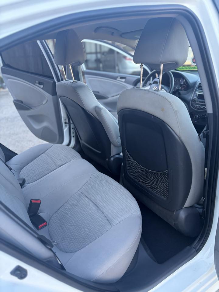 Hyundai Accent SE 4-Door 6A 2016