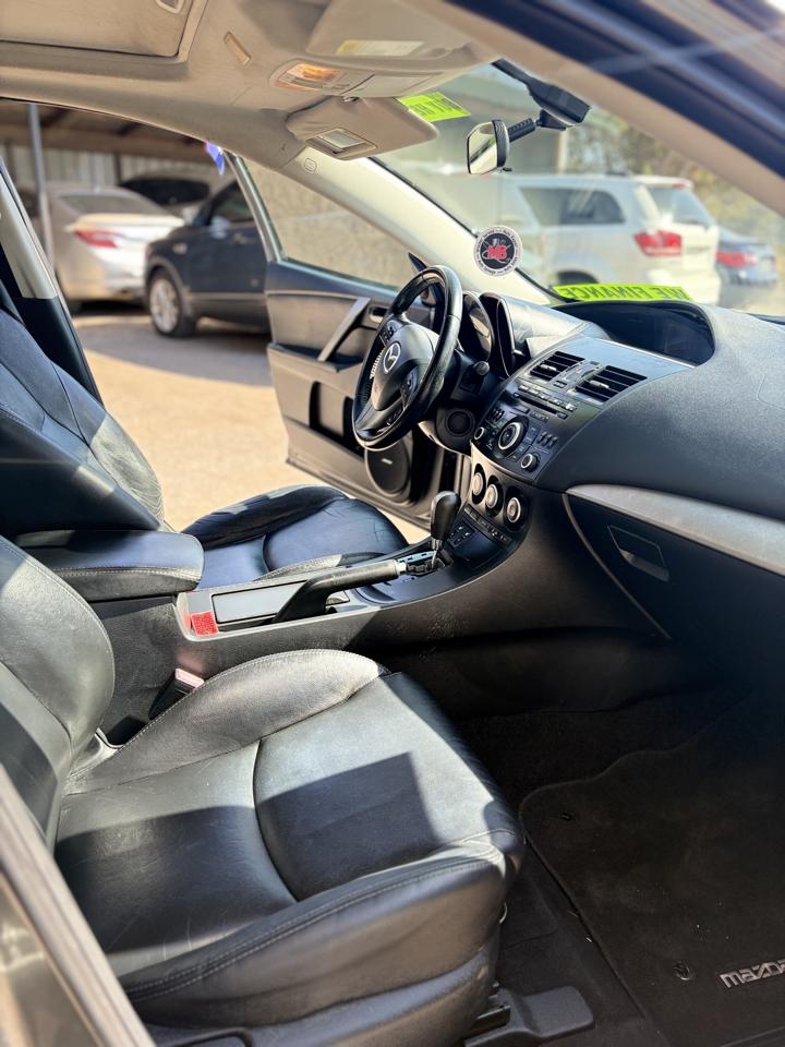 Mazda MAZDA3 s Grand Touring 4-Door 2012