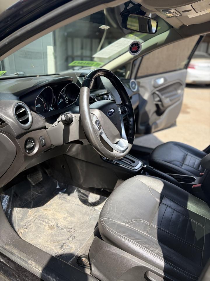 Ford Fiesta Titanium Sedan 2014