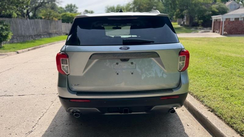 Ford Explorer XLT 2023