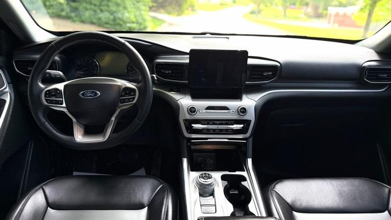 Ford Explorer XLT 2023