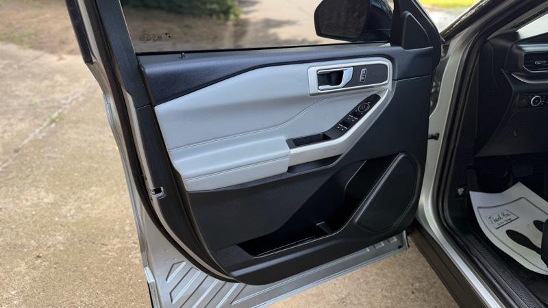 Ford Explorer XLT 2023