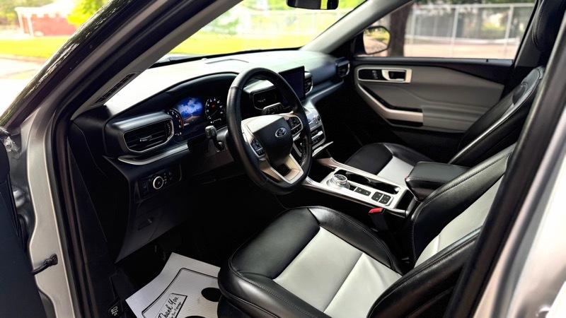 Ford Explorer XLT 2023
