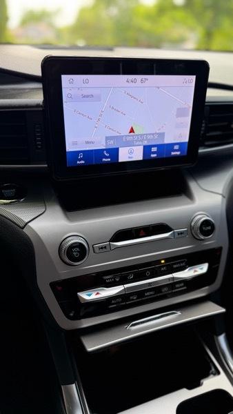 Ford Explorer XLT 2023