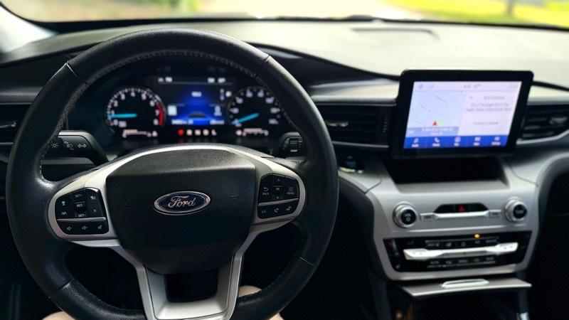 Ford Explorer XLT 2023