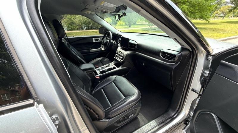 Ford Explorer 4dr 114" WB 4.0L XLT Sport 4WD 2023