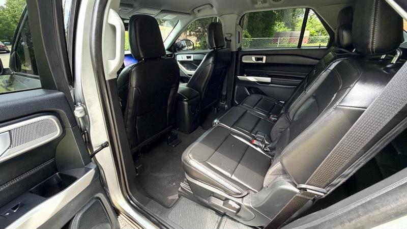 Ford Explorer 4dr 114" WB 4.0L XLT Sport 4WD 2023