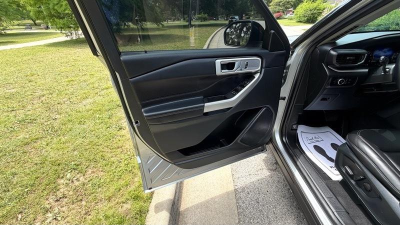 Ford Explorer 4dr 114" WB 4.0L XLT Sport 4WD 2023