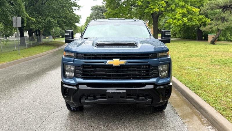 Chevrolet Silverado 2500HD Custom Crew Cab Short Box 4WD 2024