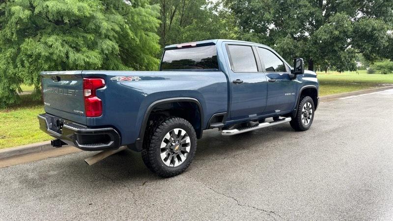 Chevrolet Silverado 2500HD Custom Crew Cab Short Box 4WD 2024