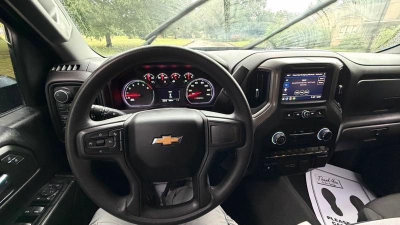 Chevrolet Silverado 2500HD Custom Crew Cab Short Box 4WD 2024